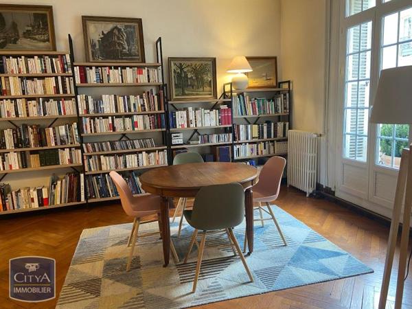 Appartement à louer 4 pièces 161.42m²