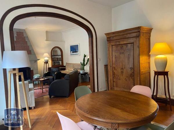 Appartement à louer 4 pièces 161.42m²