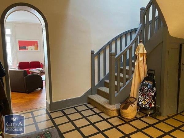 Appartement à louer 4 pièces 161.42m²