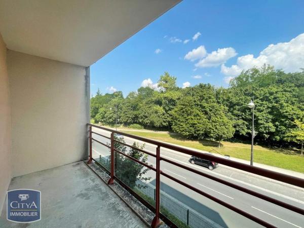 Appartement à louer 2 pièces 46.07m² Alençon (61000)