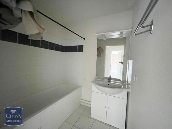 Appartement à louer 2 pièces 46.07m² Alençon (61000)