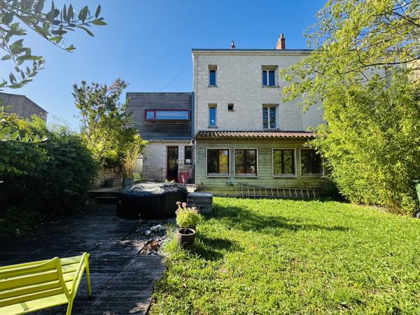 Maison
                                                                                                                                                                                                                                                                                                                        8 pièce(s)                                                                                                                                                                                                          5 chambre(s)                                                                                                                                                                                                          171  m²