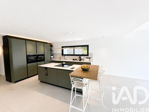 Maison à vendre 7 pièces 257 m² Mouans-Sartoux