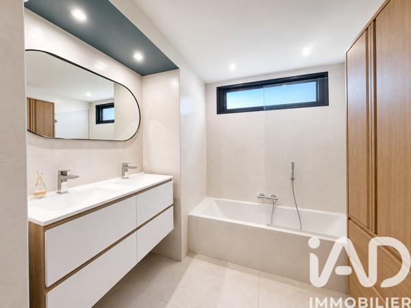 Maison à vendre 7 pièces 257 m² Mouans-Sartoux