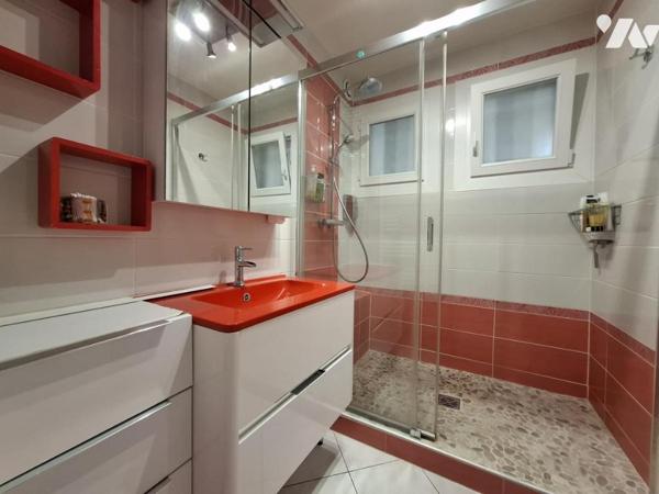 Maison semi-mitoyenne, jardin, garage , 3 chambres