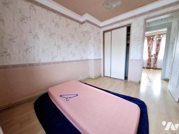 Maison semi-mitoyenne, jardin, garage , 3 chambres