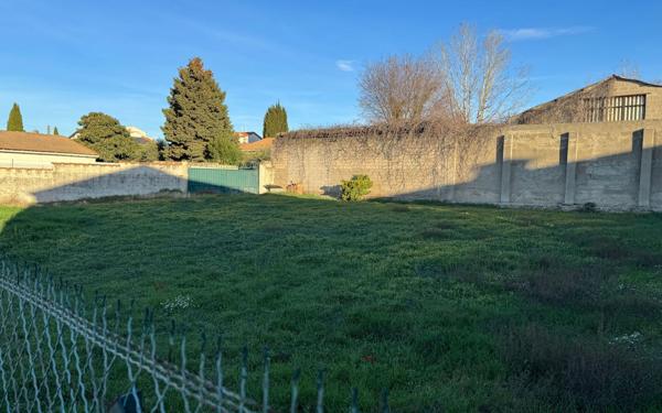 Terrain à vendre    Beaucaire