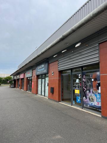A louer Laval local commercial 45 m2