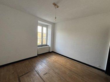Maison individuelle à vendre à Cheylade dans le Cantal (15400), ref : 101T-15029