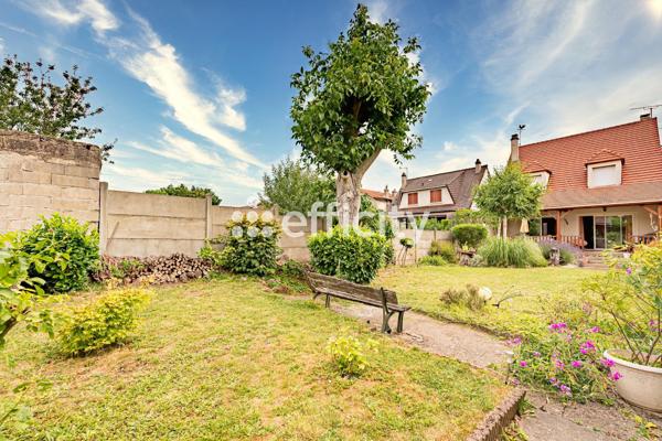 Maison
         5 pièces
        - 128 m² 485 000 € *