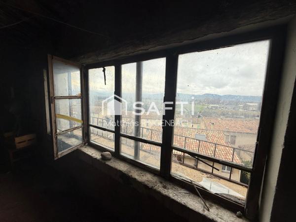 Charme & potentiel au cœur d’un village provençal