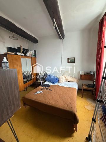 Charme & potentiel au cœur d’un village provençal