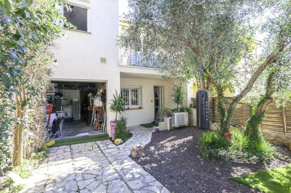 Maison à vendre |                                       Agde |                                        5 pièces  |  103 m²