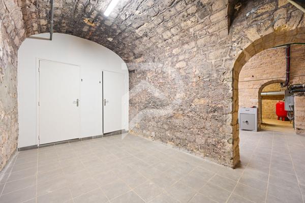 Local commercial Rue du Bac 292m2