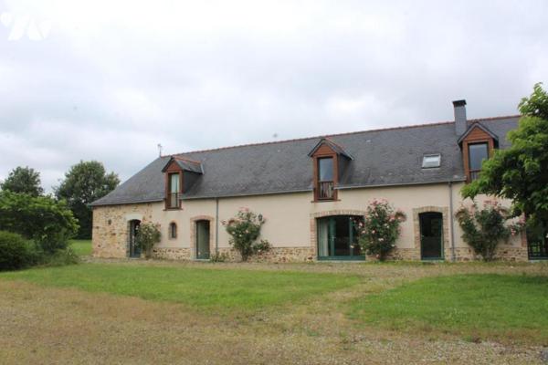 PROPRITE A VENDRE - 1HA50 - 600 M² HAB AVEC PISCINE