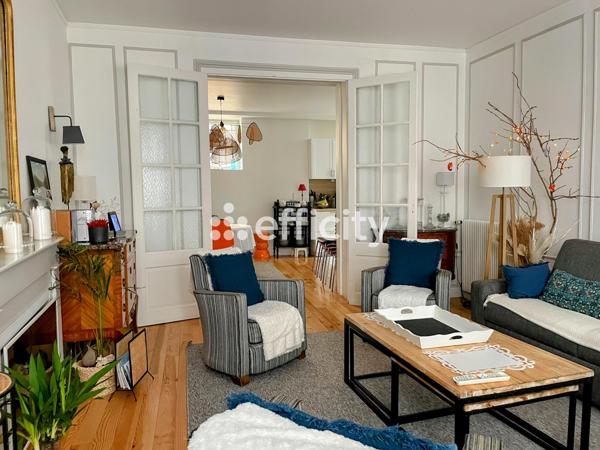 Maison 8 pièces - 210 m²