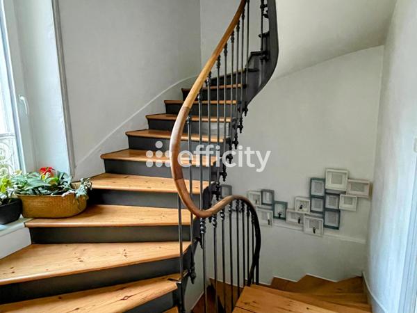 Maison 8 pièces - 210 m²