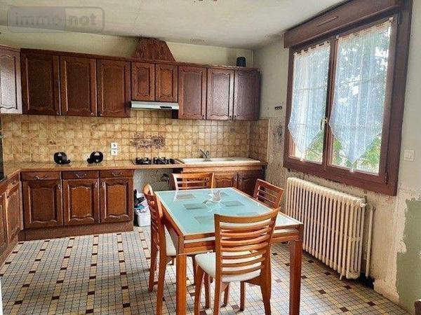 Maison à vendre à Saint-Aubin-de-Locquenay dans la Sarthe (72130), ref : 13827/649