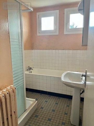 Maison à vendre à Saint-Aubin-de-Locquenay dans la Sarthe (72130), ref : 13827/649