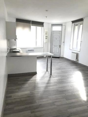 Location                                                      Appartement
                        
                     1 pièces                      35 m2                     à Saint-Quentin