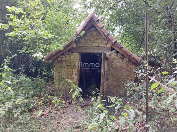 Chartreuse avec longère et moulin sur un terrain de 24086m²