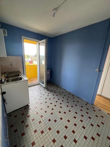 Appartement à rénover à vendre à Bourg-en-Bresse dans l'Ain (01000), ref :   
Rue Langevin