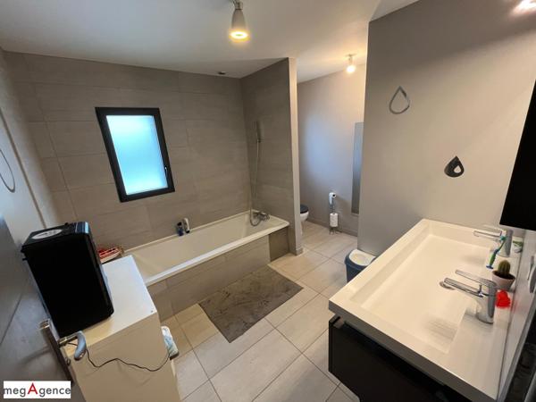 Maison à KERVIGNAC, 56700 - 6 pièces 174m²