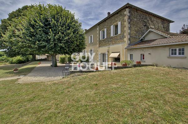 Demeure d'exception à vendre à Maubec