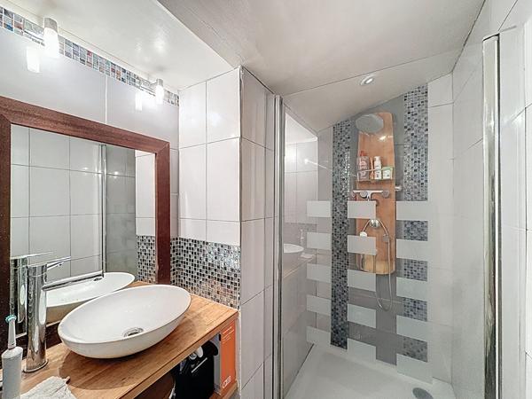 Maison à deux pas de la Place de la Liberté