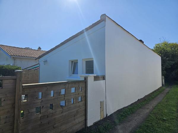 Face à la mer et à 1 km de la Citadelle - Charmante maison de plain-pied avec 2 chambres et jardin