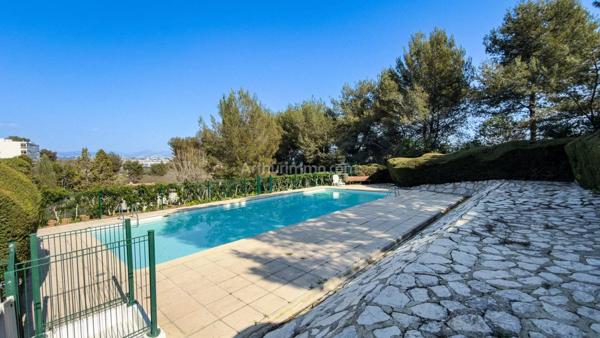 Vente                                                      Appartement
                        
                     2 pièces                      39 m2                     à Villeneuve-Loubet