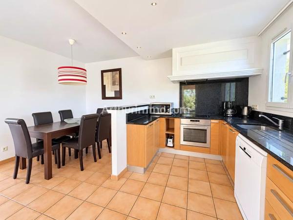 Vente                                                      Villa
                        
                     3 pièces                      82 m2                     à Roquebrune-sur-Argens