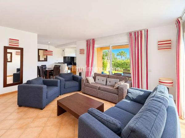 Vente                                                      Villa
                        
                     3 pièces                      82 m2                     à Roquebrune-sur-Argens