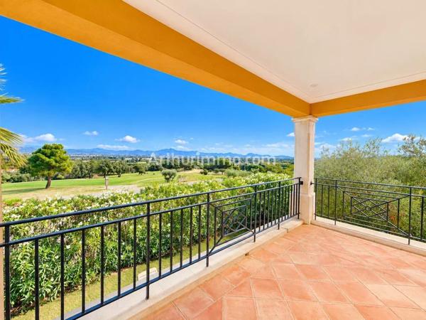 Vente                                                      Villa
                        
                     3 pièces                      82 m2                     à Roquebrune-sur-Argens