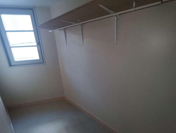 Immeuble composé de deux T3, un T2, un T1, grenier, cave et un garage