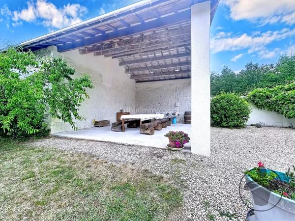 Location                                                      Maison
                        
                     2 pièces                      85 m2                     à Sauvignac