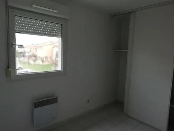 Appartement à louer 3 pièces 64.8m² Pont-Saint-Esprit (30130)