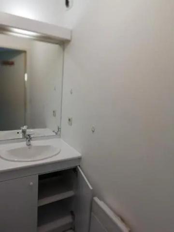 Appartement à louer 3 pièces 64.8m² Pont-Saint-Esprit (30130)