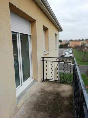 Appartement à louer 3 pièces 64.8m² Pont-Saint-Esprit (30130)