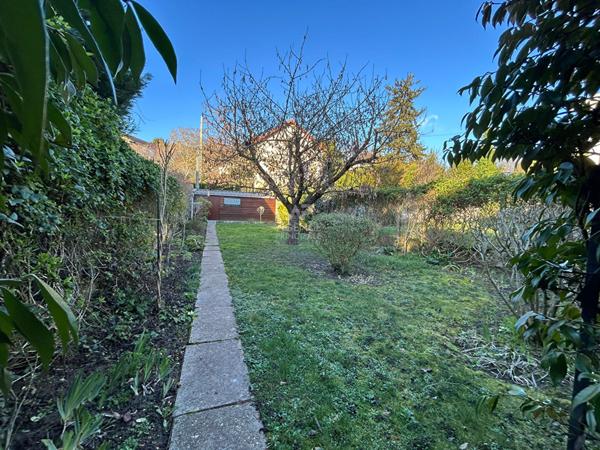 Maison Chanteloup Les Vignes 7 pièce(s) 139 m2 €420 000 ** - Référence 1081