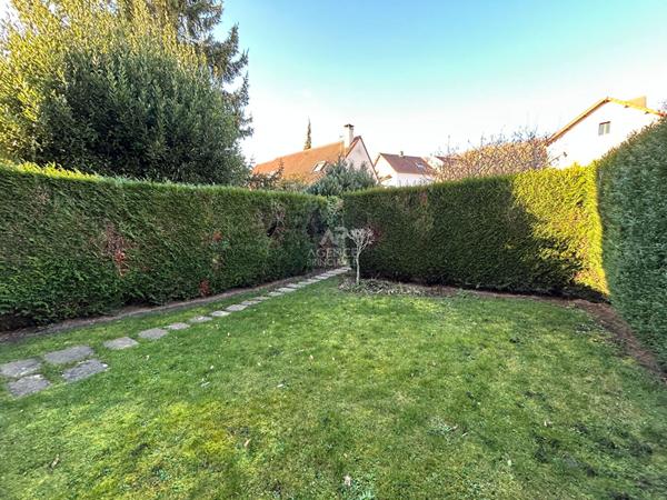 Maison Chanteloup Les Vignes 7 pièce(s) 139 m2 €420 000 ** - Référence 1081