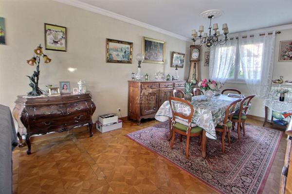 Maison Chanteloup Les Vignes 7 pièce(s) 139 m2 €420 000 ** - Référence 1081