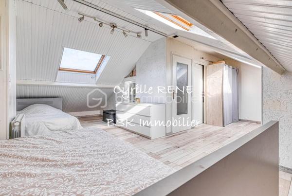 Découvrez cette magnifique maison individuelle à la décoration soignée, sur sous-sol total complètement aménagé et chauffé. La maison est située dans un quartier résidentiel calme et recherché en limite de Villemomble. Les transports sont à proximité et accessibles à pied. 
Confort et efficacité énergétique : Pompe à chaleur associés à des panneaux solaires et un ballon thermodynamique – DPE C – pour une consommation maîtrisée et un bien-être optimal toute l’année ! Des volets roulants motorisés aident au confort. Cette demeure vous propose :

Au rez-de-chaussée :
- Un Double séjour lumineux sans vis à vis
- Une Cuisine entièrement équipée ouvrant sur une grande terrasse, pouvant être ouverte sur le salon
- Une grande salle de bain 
- Un WC séparé
- Une entrée dédiée

Au 1er étage :
- 3 chambres confortables et lumineuses équipées de placards, de 13, 13 et 10m² 
- Un bureau, 
- Une salle d’eau - WC 

Au 2e étage :
- Une immense chambre de 40mé au sol sous comble, pouvant être scindée en deux, 
- Une pièce de rangement

Le sous-sol, véritable pièce de vie, est isolé et aménagé. Une grande buanderie ainsi qu’une cuisine d’été vous y attendent. 
2 garages fermés et des places de parking intérieures supplémentaires vous permettront de garer vos voitures. 

Une visite s’impose, contactez-moi dès maintenant (disponible 7j/7) pour organiser une visite et découvrir votre futur chez-vous !