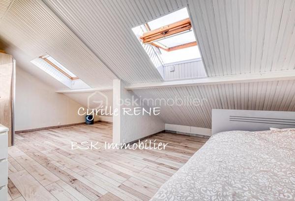 Découvrez cette magnifique maison individuelle à la décoration soignée, sur sous-sol total complètement aménagé et chauffé. La maison est située dans un quartier résidentiel calme et recherché en limite de Villemomble. Les transports sont à proximité et accessibles à pied. 
Confort et efficacité énergétique : Pompe à chaleur associés à des panneaux solaires et un ballon thermodynamique – DPE C – pour une consommation maîtrisée et un bien-être optimal toute l’année ! Des volets roulants motorisés aident au confort. Cette demeure vous propose :

Au rez-de-chaussée :
- Un Double séjour lumineux sans vis à vis
- Une Cuisine entièrement équipée ouvrant sur une grande terrasse, pouvant être ouverte sur le salon
- Une grande salle de bain 
- Un WC séparé
- Une entrée dédiée

Au 1er étage :
- 3 chambres confortables et lumineuses équipées de placards, de 13, 13 et 10m² 
- Un bureau, 
- Une salle d’eau - WC 

Au 2e étage :
- Une immense chambre de 40mé au sol sous comble, pouvant être scindée en deux, 
- Une pièce de rangement

Le sous-sol, véritable pièce de vie, est isolé et aménagé. Une grande buanderie ainsi qu’une cuisine d’été vous y attendent. 
2 garages fermés et des places de parking intérieures supplémentaires vous permettront de garer vos voitures. 

Une visite s’impose, contactez-moi dès maintenant (disponible 7j/7) pour organiser une visite et découvrir votre futur chez-vous !