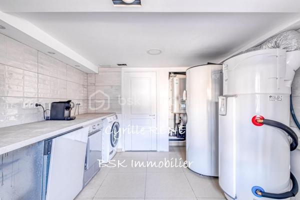Découvrez cette magnifique maison individuelle à la décoration soignée, sur sous-sol total complètement aménagé et chauffé. La maison est située dans un quartier résidentiel calme et recherché en limite de Villemomble. Les transports sont à proximité et accessibles à pied. 
Confort et efficacité énergétique : Pompe à chaleur associés à des panneaux solaires et un ballon thermodynamique – DPE C – pour une consommation maîtrisée et un bien-être optimal toute l’année ! Des volets roulants motorisés aident au confort. Cette demeure vous propose :

Au rez-de-chaussée :
- Un Double séjour lumineux sans vis à vis
- Une Cuisine entièrement équipée ouvrant sur une grande terrasse, pouvant être ouverte sur le salon
- Une grande salle de bain 
- Un WC séparé
- Une entrée dédiée

Au 1er étage :
- 3 chambres confortables et lumineuses équipées de placards, de 13, 13 et 10m² 
- Un bureau, 
- Une salle d’eau - WC 

Au 2e étage :
- Une immense chambre de 40mé au sol sous comble, pouvant être scindée en deux, 
- Une pièce de rangement

Le sous-sol, véritable pièce de vie, est isolé et aménagé. Une grande buanderie ainsi qu’une cuisine d’été vous y attendent. 
2 garages fermés et des places de parking intérieures supplémentaires vous permettront de garer vos voitures. 

Une visite s’impose, contactez-moi dès maintenant (disponible 7j/7) pour organiser une visite et découvrir votre futur chez-vous !
