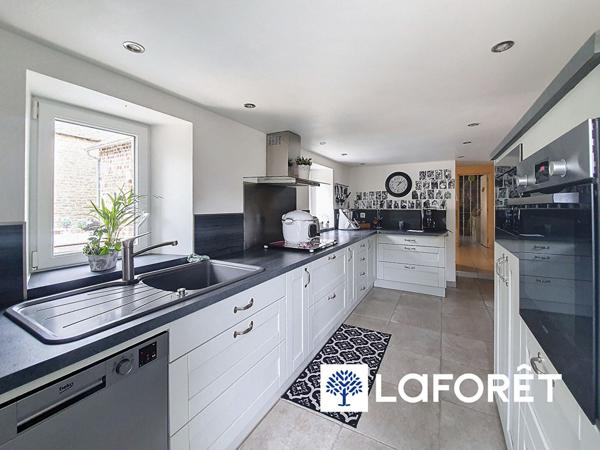 Achat maison près de LES MONTS D AUNAY - 15 pièce(s) - 287 m² - 279 150 €