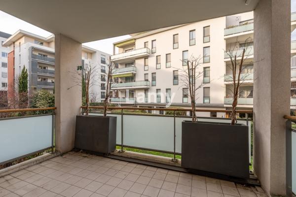 Parking + appartement