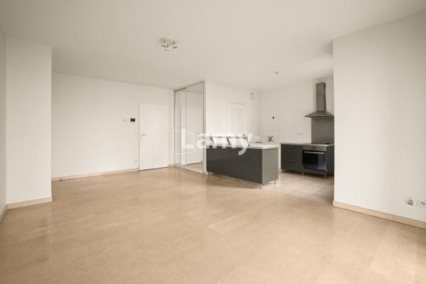 Parking + appartement