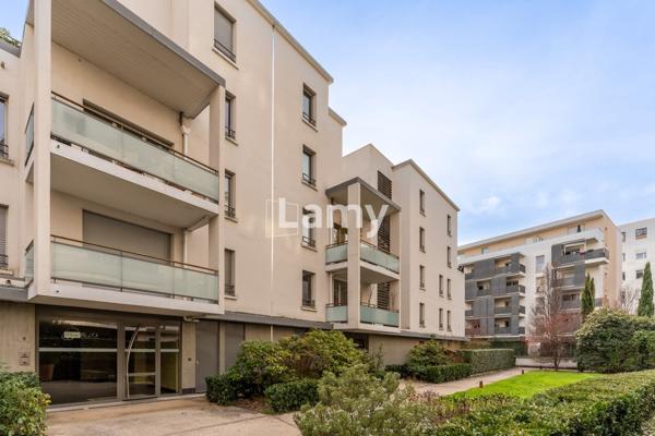 Parking + appartement