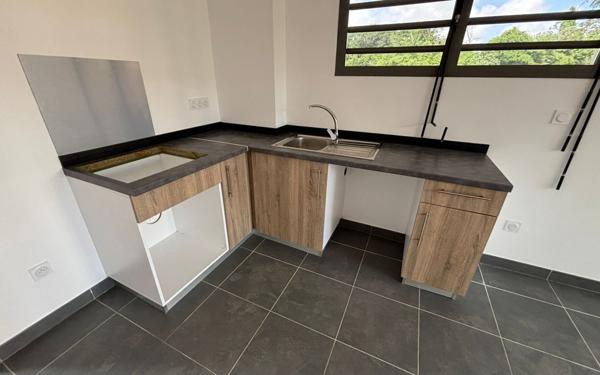 Appartement à louer    1 pièce •  Remire-Montjoly